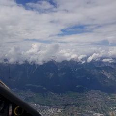Verortung via Georeferenzierung der Kamera: Aufgenommen in der Nähe von Gemeinde Aldrans, Österreich in 2900 Meter